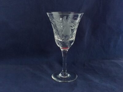 Fuchsia large wine (17.5cm)